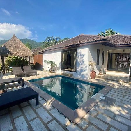 Bamboo Villa Тау Экстерьер фото
