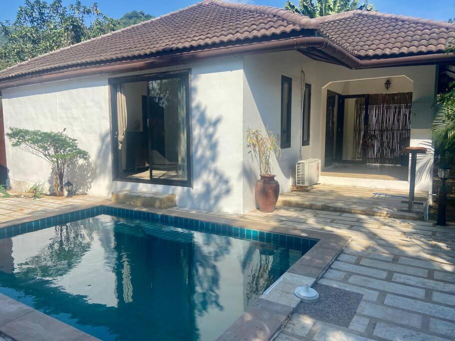 Bamboo Villa Тау Экстерьер фото